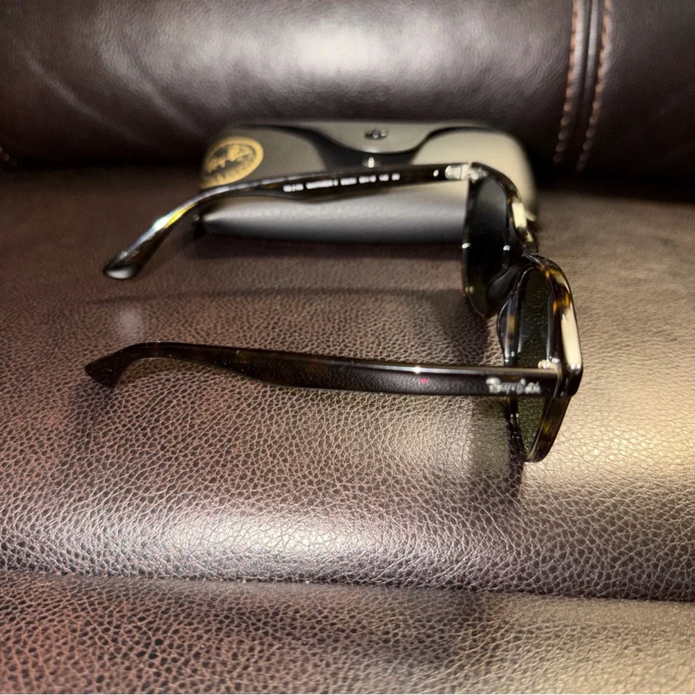 Ray-Ban RB2185 Sunglasses 902/31 Tortoise Frame Black Lens 55 [] 18    145 3N - Picture 7 of 8